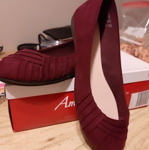 Burgandy American Eagle Flats